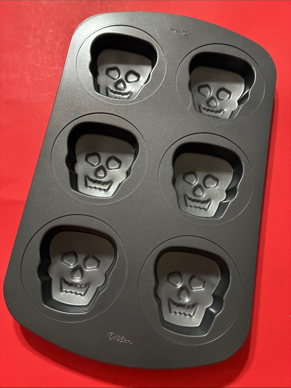 Wilton  SKULL  NOVELTY BAKING PAN/MOLDS